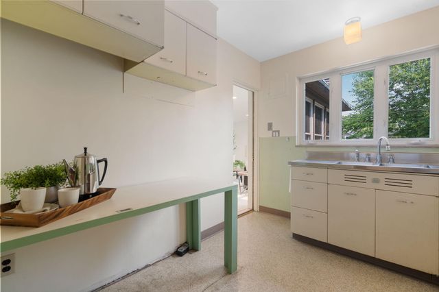 515 Oswego Street, Ann Arbor, MI 48104