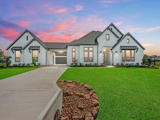 18 Woodland Creek Court, Fulshear, TX 77441