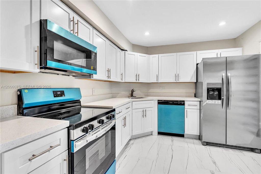 3360 Spanish Moss Ter 305, Lauderhill, FL 33319