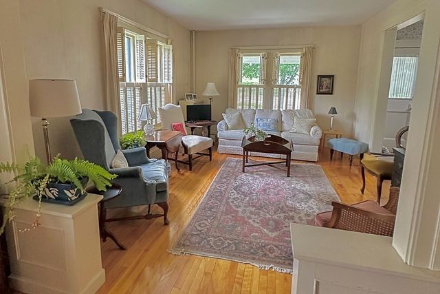 169 Whitmarsh Ave, Worcester, MA 01606