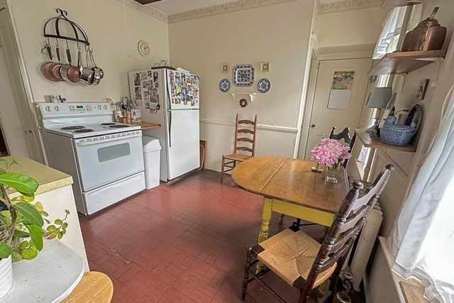 169 Whitmarsh Ave, Worcester, MA 01606