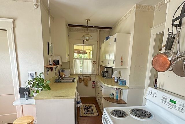 169 Whitmarsh Ave, Worcester, MA 01606