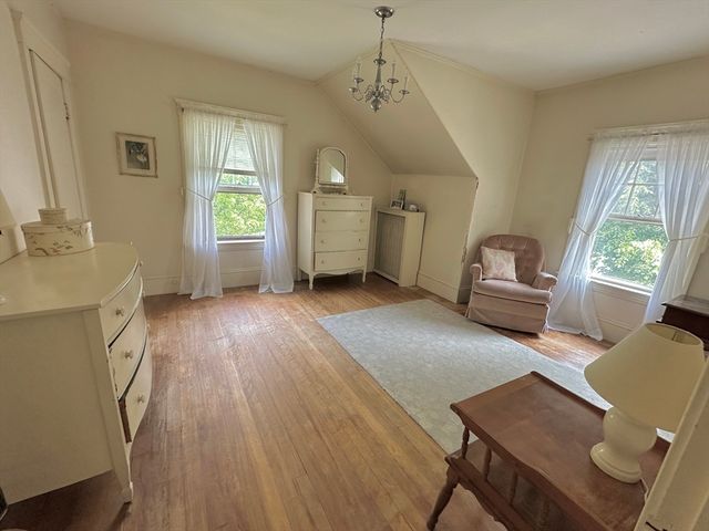 169 Whitmarsh Ave, Worcester, MA 01606