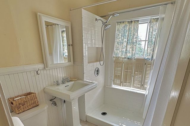 169 Whitmarsh Ave, Worcester, MA 01606