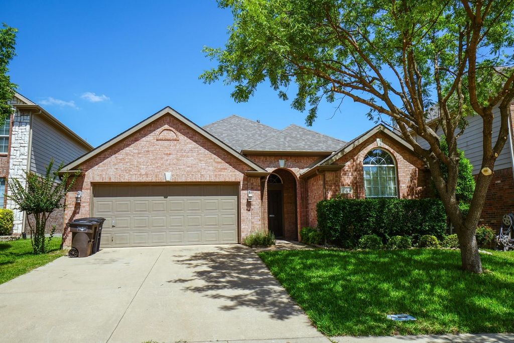 10204 Star Fish Street, Fort Worth, TX 76244