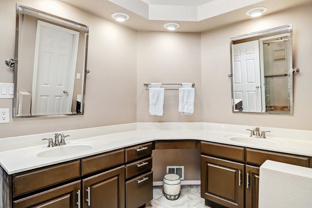1211 Blue Quail Road NE, Albuquerque, NM 87112