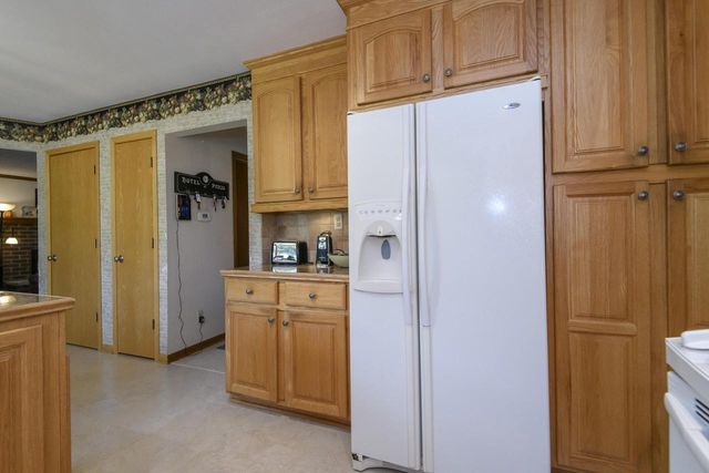 W327S6938 Ashton WAY, Mukwonago, WI 53149