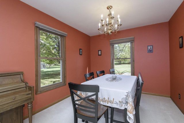 W327S6938 Ashton WAY, Mukwonago, WI 53149