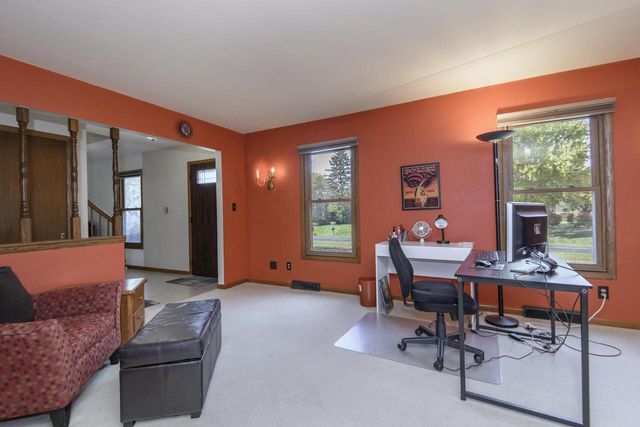 W327S6938 Ashton WAY, Mukwonago, WI 53149