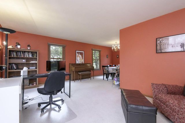 W327S6938 Ashton WAY, Mukwonago, WI 53149