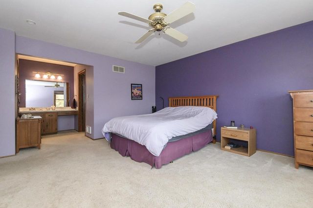 W327S6938 Ashton WAY, Mukwonago, WI 53149