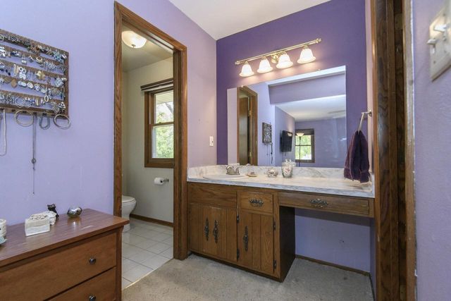 W327S6938 Ashton WAY, Mukwonago, WI 53149