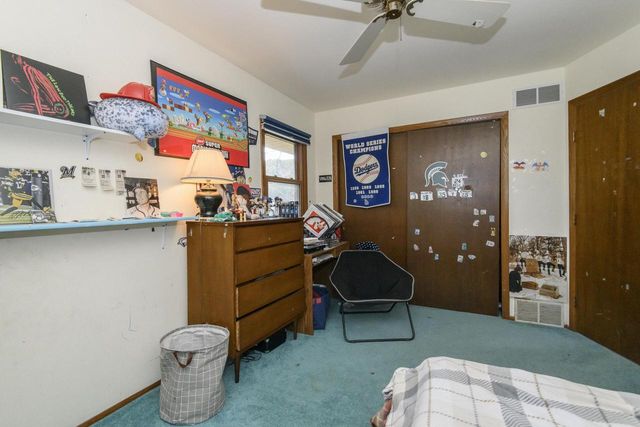 W327S6938 Ashton WAY, Mukwonago, WI 53149