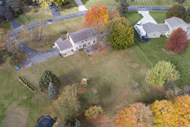 W327S6938 Ashton WAY, Mukwonago, WI 53149