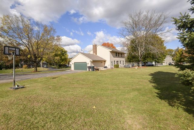 W327S6938 Ashton WAY, Mukwonago, WI 53149