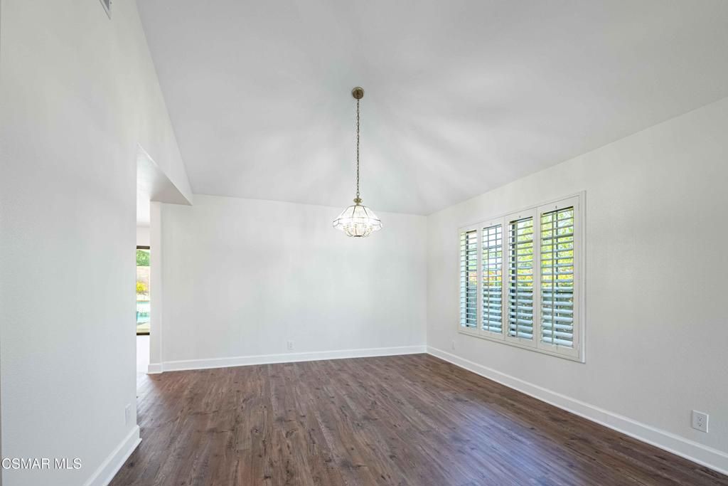 Image 10 of property listing at 27555 Freetown Lane, Agoura Hills, CA 91301