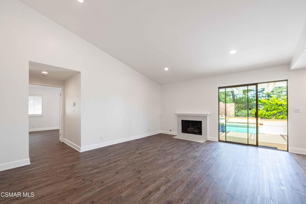 Image 12 of property listing at 27555 Freetown Lane, Agoura Hills, CA 91301