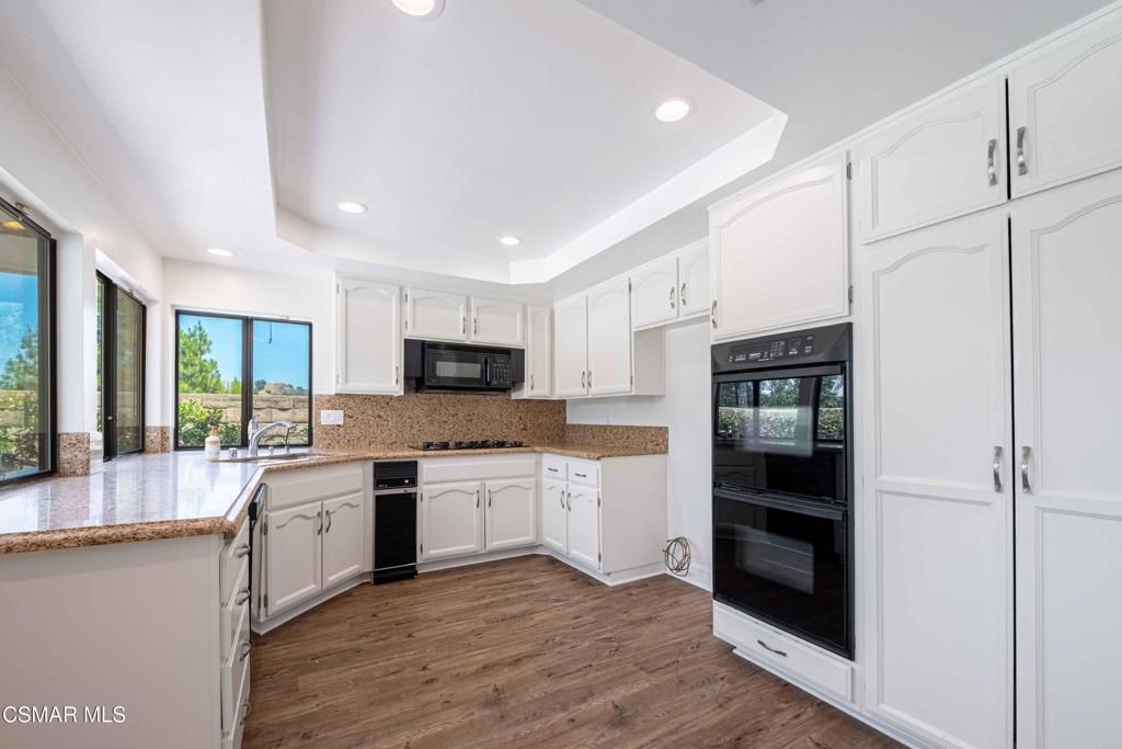 Image 16 of property listing at 27555 Freetown Lane, Agoura Hills, CA 91301