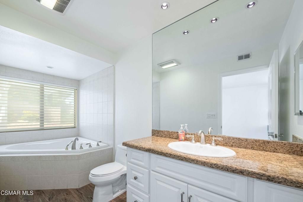 Image 23 of property listing at 27555 Freetown Lane, Agoura Hills, CA 91301
