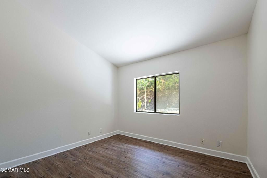 Image 27 of property listing at 27555 Freetown Lane, Agoura Hills, CA 91301