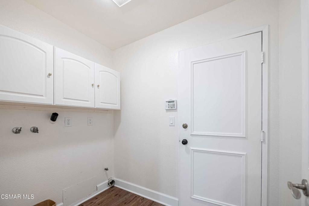 Image 31 of property listing at 27555 Freetown Lane, Agoura Hills, CA 91301
