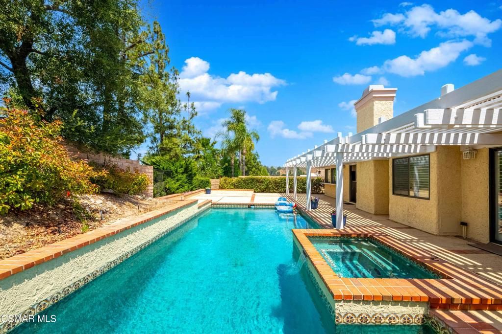 Image 41 of property listing at 27555 Freetown Lane, Agoura Hills, CA 91301