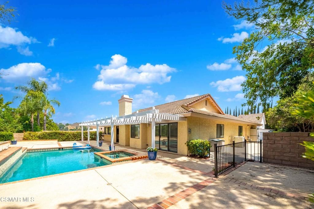 Image 42 of property listing at 27555 Freetown Lane, Agoura Hills, CA 91301