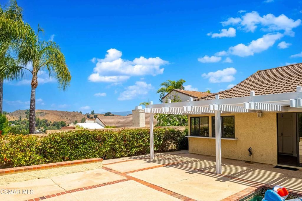 Image 47 of property listing at 27555 Freetown Lane, Agoura Hills, CA 91301