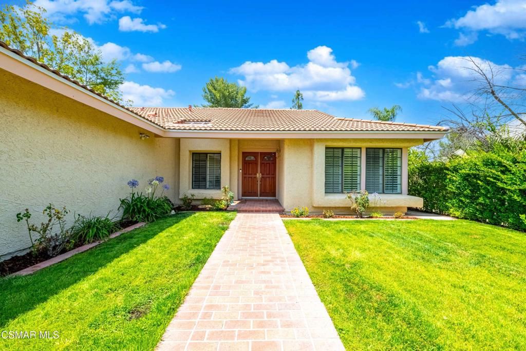 Image 5 of property listing at 27555 Freetown Lane, Agoura Hills, CA 91301