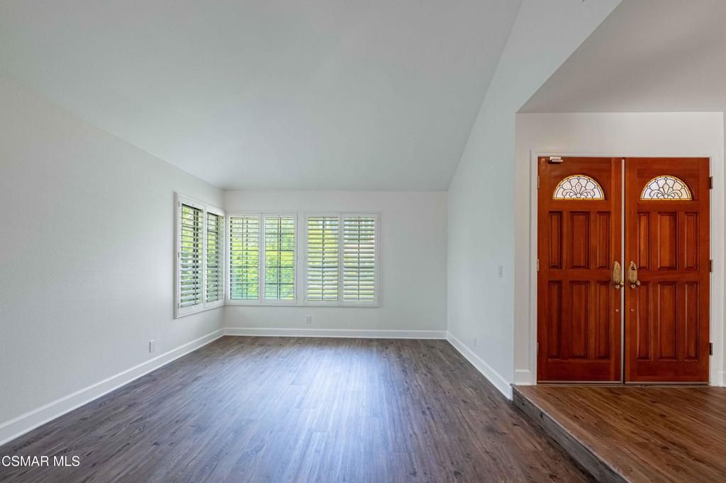 Image 6 of property listing at 27555 Freetown Lane, Agoura Hills, CA 91301