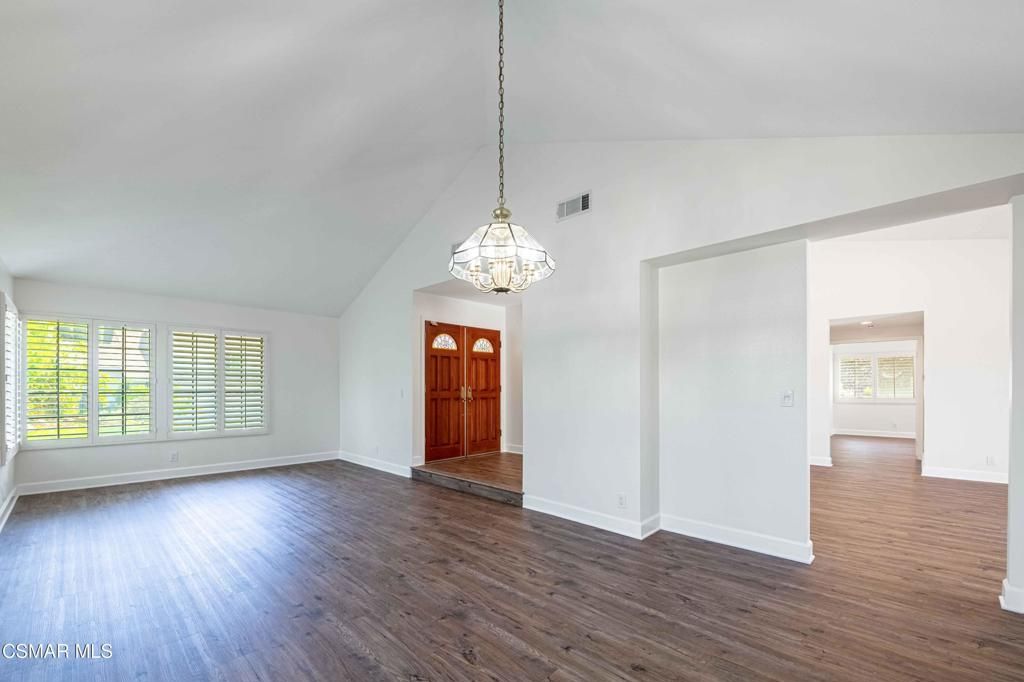 Image 7 of property listing at 27555 Freetown Lane, Agoura Hills, CA 91301