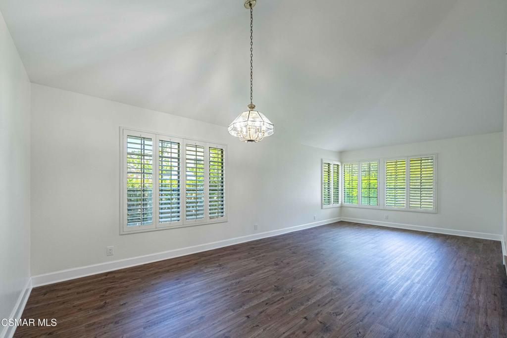 Image 8 of property listing at 27555 Freetown Lane, Agoura Hills, CA 91301