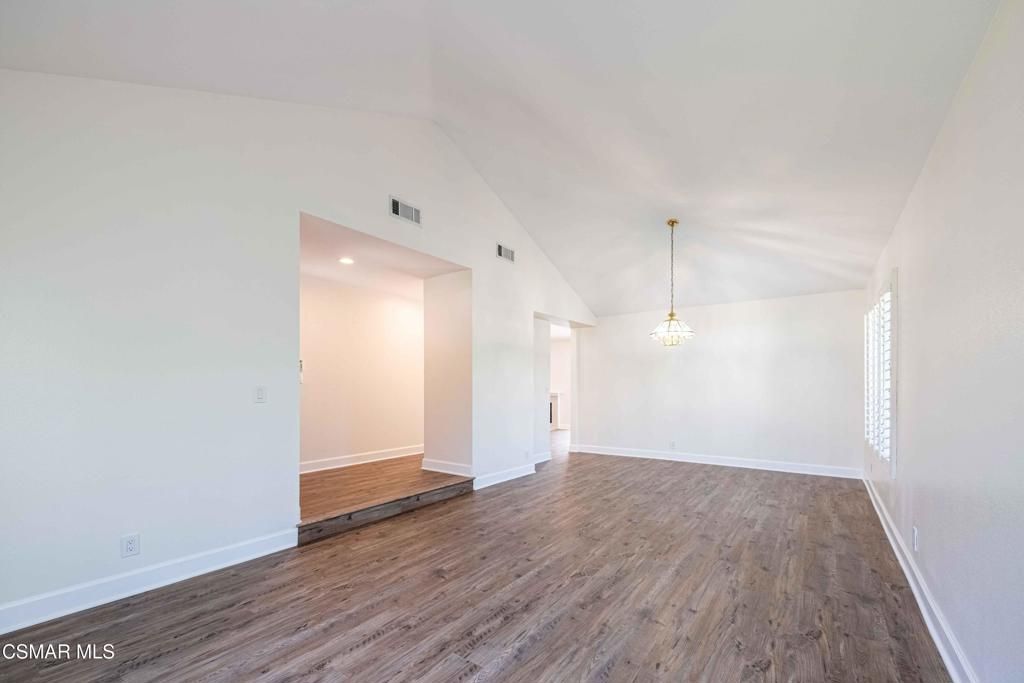 Image 9 of property listing at 27555 Freetown Lane, Agoura Hills, CA 91301