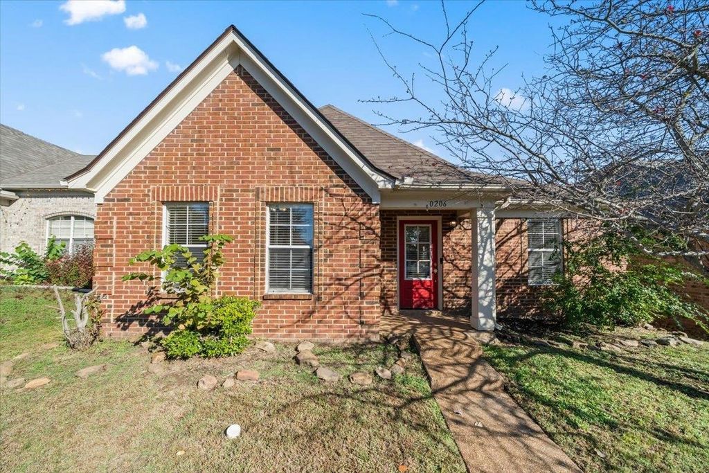 10206 EVENING HILL DR, Memphis, TN 38016