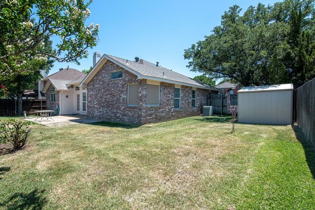 8112 Autumn Run Lane, North Richland Hills, TX 76182