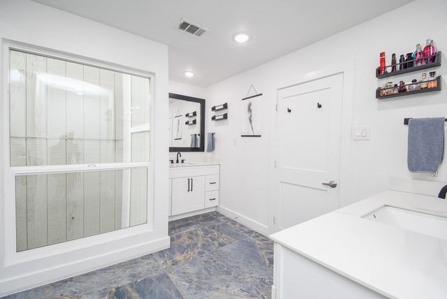 624 N Eldridge Parkway 12, Houston, TX 77079
