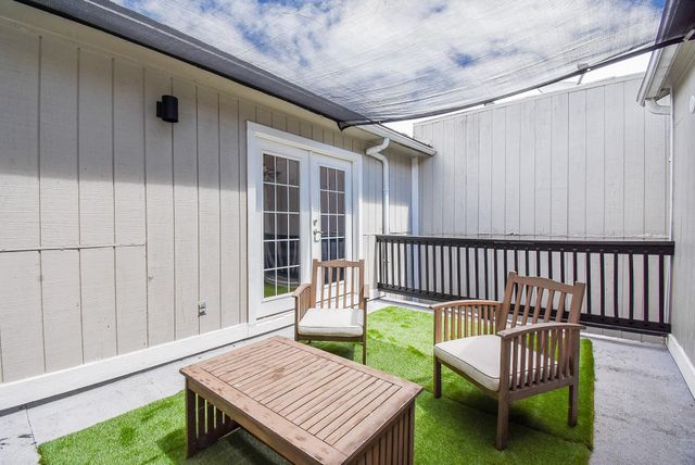 624 N Eldridge Parkway 12, Houston, TX 77079
