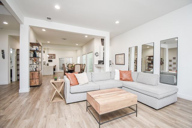 624 N Eldridge Parkway 12, Houston, TX 77079