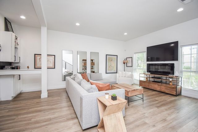 624 N Eldridge Parkway 12, Houston, TX 77079