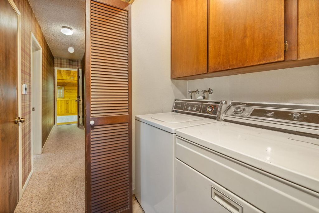Image 17 of property listing at 54481 Pinchot Drive, North Fork, CA 93643