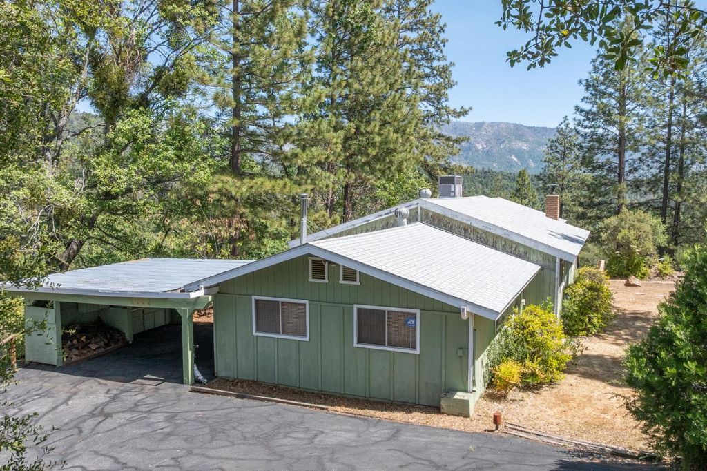 Image 2 of property listing at 54481 Pinchot Drive, North Fork, CA 93643