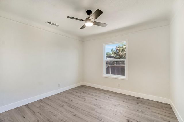 4245 E Ball Avenue, Fresno, CA 93702