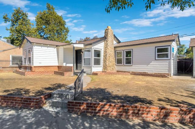 4245 E Ball Avenue, Fresno, CA 93702