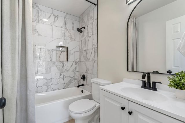 4245 E Ball Avenue, Fresno, CA 93702