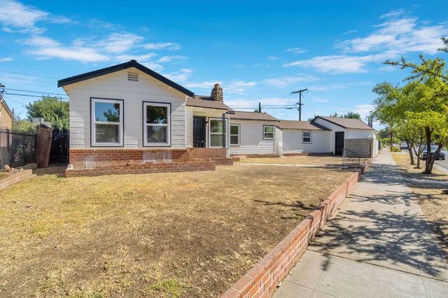 4245 E Ball Avenue, Fresno, CA 93702