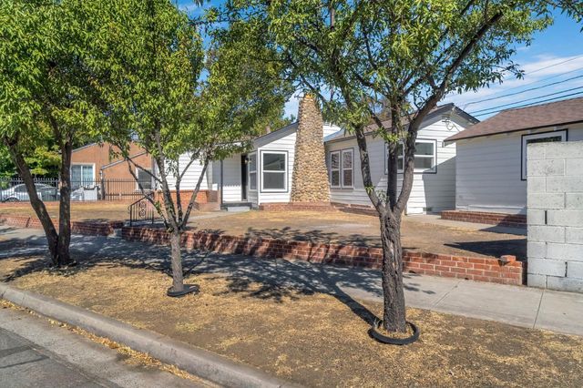 4245 E Ball Avenue, Fresno, CA 93702