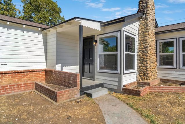 4245 E Ball Avenue, Fresno, CA 93702