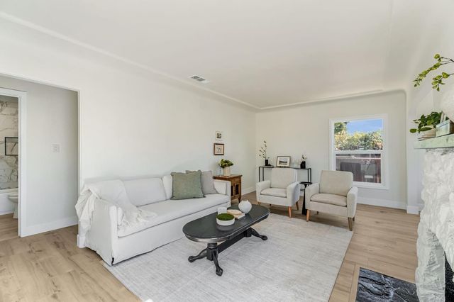 4245 E Ball Avenue, Fresno, CA 93702