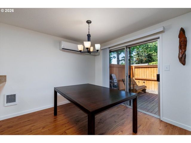 9124 Sw WILSHIRE St, Portland, OR 97225