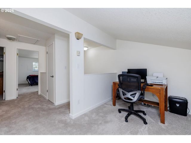 9124 Sw WILSHIRE St, Portland, OR 97225